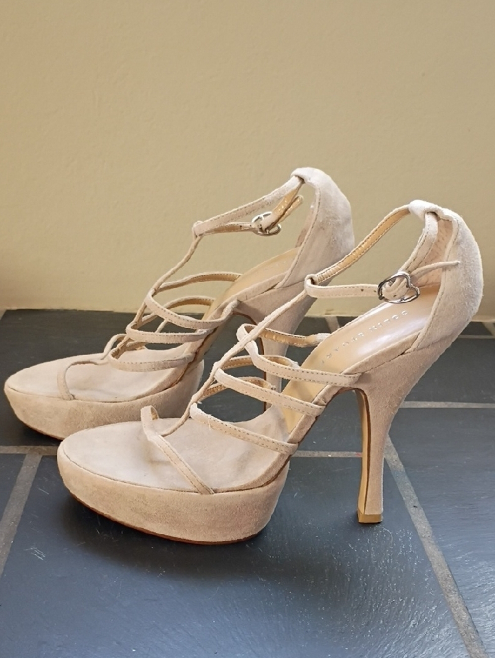Colin Stewart Light Beige Suede Multi-Strap Platform Sandals | Size 7